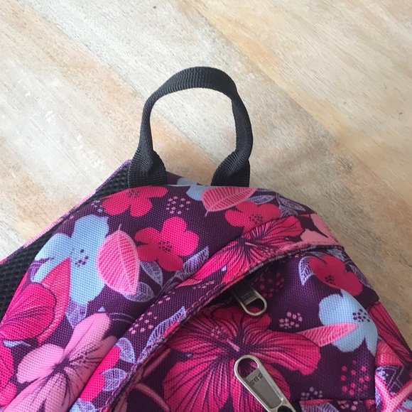 Floral Waterfly sling bag - Picture 8 of 13